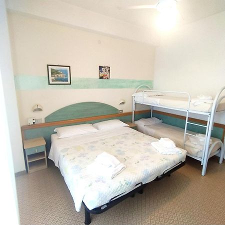 Hotel Milord Cesenatico Exteriör bild