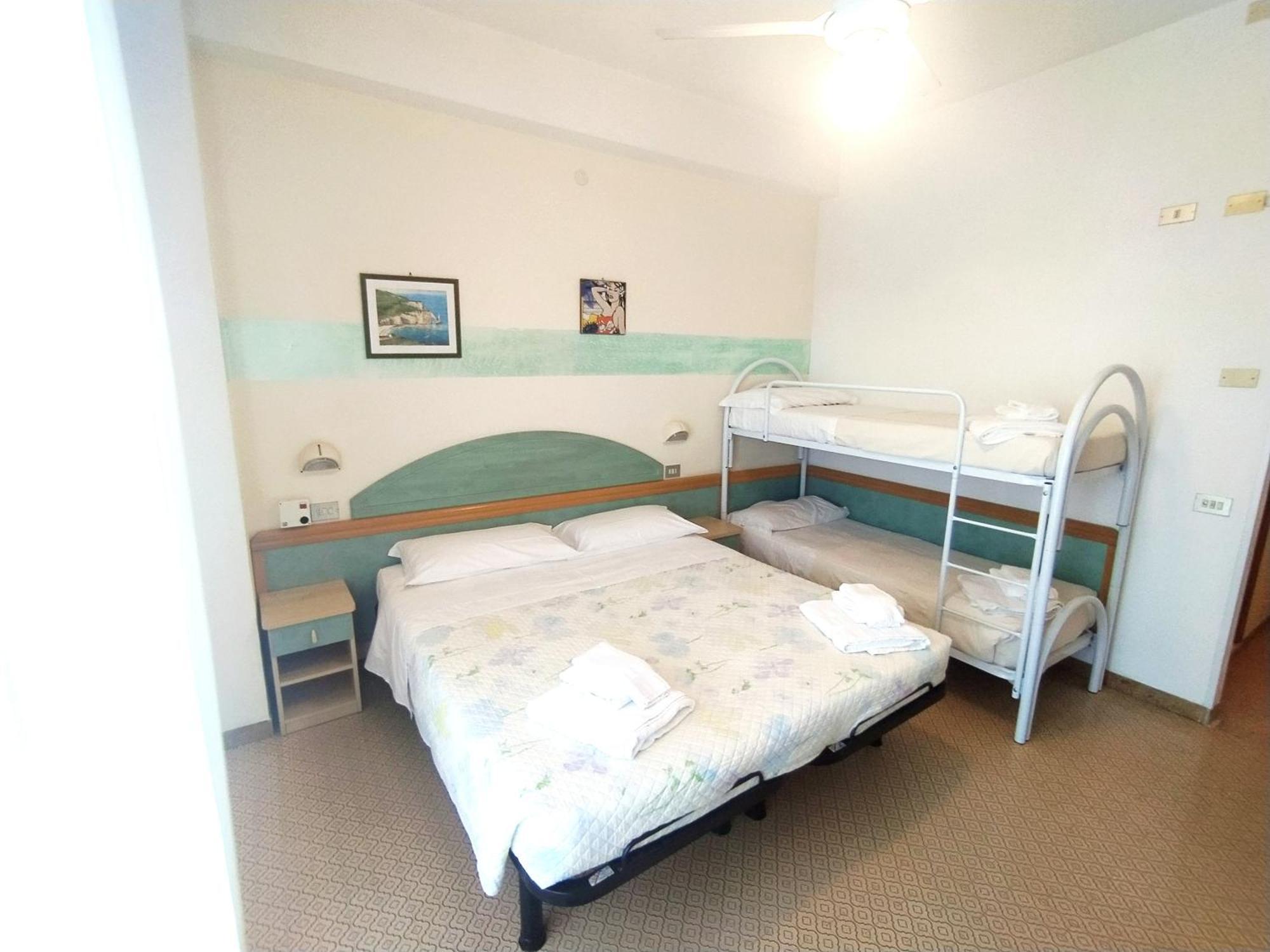 Hotel Milord Cesenatico Exteriör bild