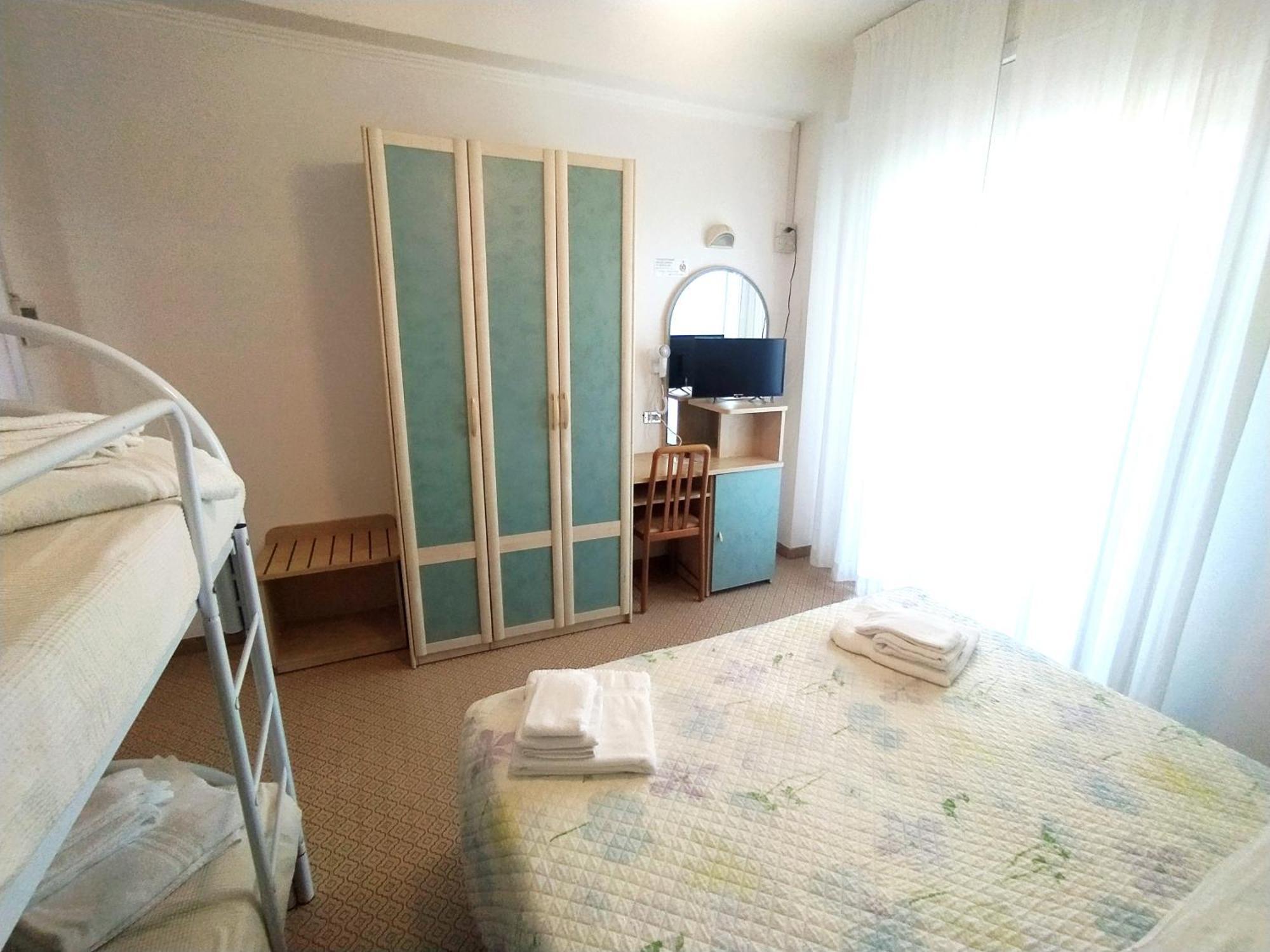 Hotel Milord Cesenatico Exteriör bild