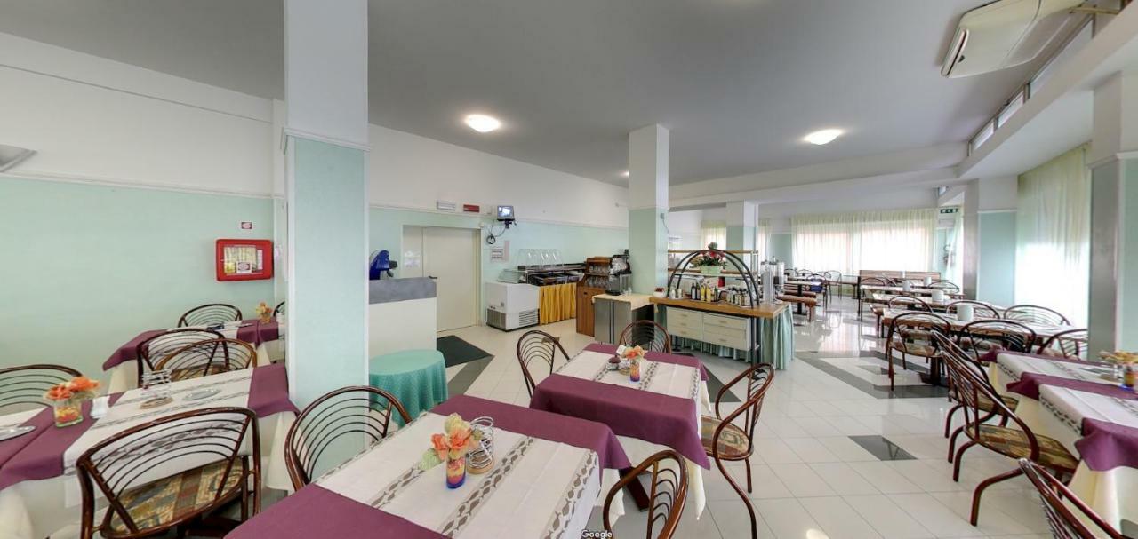 Hotel Milord Cesenatico Exteriör bild