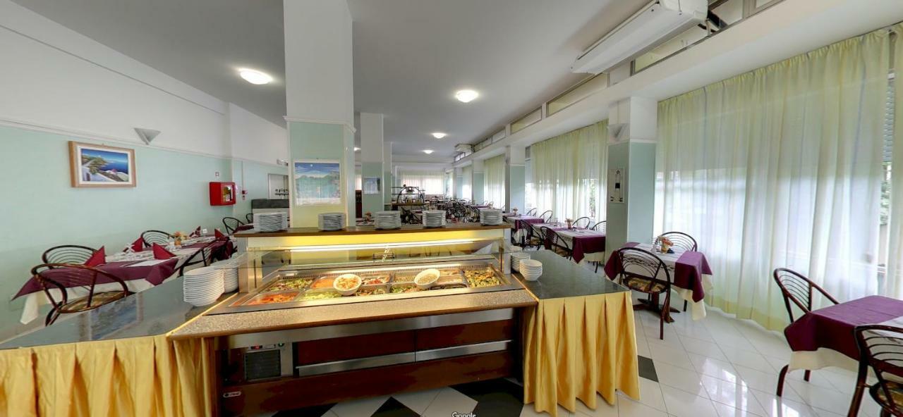 Hotel Milord Cesenatico Exteriör bild